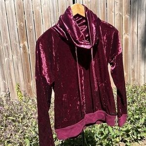 ▶️ Betsey Johnson ◀️ Performance Crushed Velvet Red/Purple Cowl Neck Sweatshirt